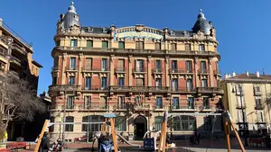 El Gran Hotel de Pamplona que se convirtió en la biblioteca del Casco Antiguo