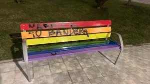 Vandalizan el banco LGTBIQ+ de Sarriguren a los pocos días de ser colocado