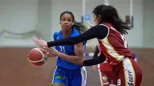 Tercera victoria seguida: FNB Ardoi vence en la pista del Joventut con una gran defensa