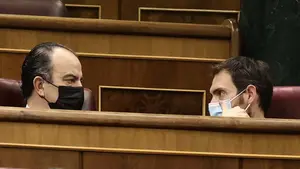 Sayas y Adanero 'plantan cara' a Esparza y votan no a la reforma laboral pactada con el PSOE