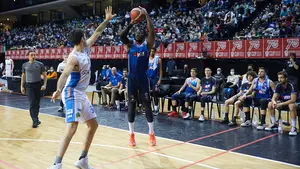 La fiesta del basket navarro se abre con el derbi entre Valle de Egüés y Ardoi: las mejores imágenes