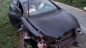 Hospitalizado con una posible fractura de esternón tras una salida de vía en Larraga