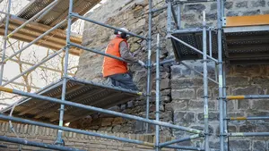 Obligan a retirar todos los andamios del Casco Antiguo de Pamplona antes del 30 de junio