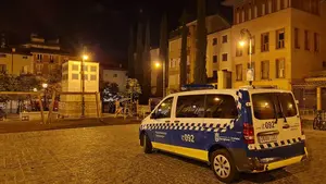 Detenidos tres menores en Pamplona tras romper el cristal de un comercio para robar
