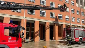 Hospitalizadas cuatro personas tras el incendio de su vivienda en Pamplona