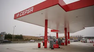 Túnel de lavado, supermercado 24 horas y mejores accesos: así es la nueva gasolinera de la PA-30