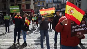 Vox Navarra denuncia la "negligente" gestión del Gobierno en una concentración