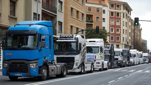 Nueva caravana de protesta en Pamplona: transportistas rechazan la propuesta de Sánchez
