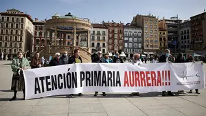 Nueva concentración en Pamplona en defensa de la Atención Primaria y tratamientos gratuitos