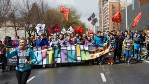 La Korrika pasa con polémica por Pamplona: exhibición de pancartas de apoyo a ETA y sus asesinos