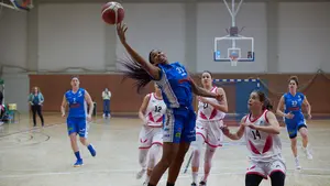 Partido muy intenso entre FNB Ardoi y Granada en Zizur Mayor: las mejores imágenes