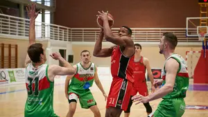 Basket Navarra gana el primer partido del play off de ascenso en Arrosadía