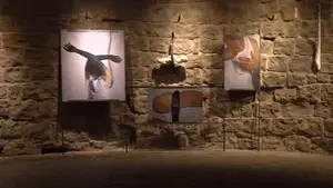 'Bajo la piel. Traslaciones y disonancias', una exposición de "estereotipos y roles masculinos"