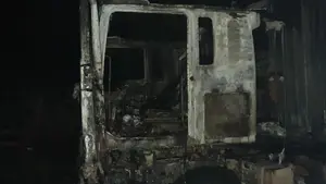 Desvío en la N-121-A por el incendio de un camión tráiler