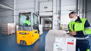 Una compañía farmacéutica navarra envía medicamentos a la población ucraniana