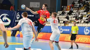 El navarro Ander Izquierdo convocado para dos amistosos con la selección española