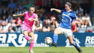 Osasuna gana al Real Oviedo en Tajonar y ocupa el liderato por primera vez