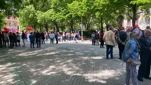 UGT y CC OO 'pinchan' en Pamplona en una desangelada marcha con Remírez y Alzórriz