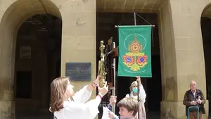 Reciben al Ángel de Aralar en el Palacio de Navarra como desagravio al desplante de Chivite