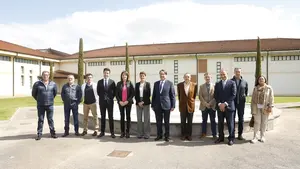 La presidenta María Chivite visita la bodega Marqués del Atrio en Mendavia