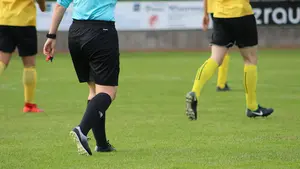 Las amenazas a un árbitro en un partido de fútbol en Pamplona le obligan a llamar a la policía