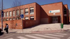 Un colegio de Pamplona cambiará los baños y vestuarios del gimnasio para el próximo curso