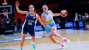 La internacional pamplonesa de 23 años Irati Etxarri ficha por el Uni Girona