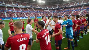 Pasillo al Promesas y derrota ante Javier Aguirre: las fotos del Osasuna-Mallorca en El Sadar