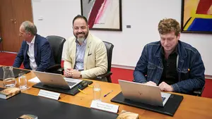 Chivite negocia con Bildu el decreto de estabilización mientras no da opciones a NA+