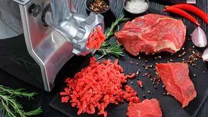 Alertan de salmonela en carne picada en un supermercado con presencia en Navarra