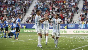 Repóquer de Messi en Pamplona: Argentina golea a Estonia con gran ambiente en El Sadar