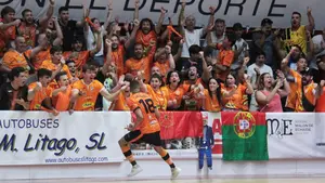 El Ribera Navarra consigue cuatro goles de ventaja para alcanzar la semifinal del play off