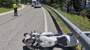 Fallece un vecino de Pamplona tras chocar su moto contra un turismo en Isaba