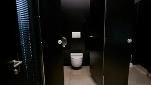 Detenido por grabar a mujeres en los baños públicos de Logroño porque le daba "morbo"