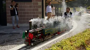 El  tren a vapor de un recinto de Pamplona: la forma más original de recorrer su nuevo parque