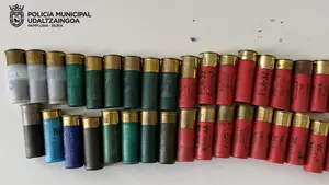 La Policía Municipal de Pamplona interviene en dos vehículos con drogas y armas