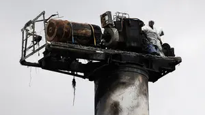 Los incendios en Navarra calcinan hasta molinos de viento: las imágenes a vista de pájaro