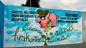 Bildu cede un espacio público para un mural que humilla a los militares en Berriozar