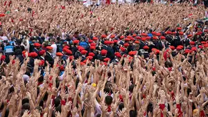 San Fermín | El impresionante vídeo de los gaiteros y los mozos tras el Chupinazo: ¡Ánimo pues!