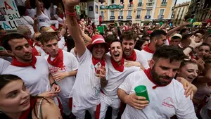 San Fermín | El Vals de Astrain resuena en Pamplona: las imágenes del multitudinario Riau Riau