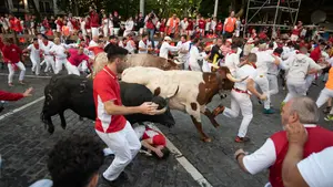 San Fermín | Los toros de Fuente Ymbro protagonizan un encierro torpe: las imágenes completas