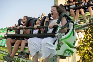 San Fermín | Las sonrisas de los mayores y pequeños que disfrutan de las barracas de Pamplona