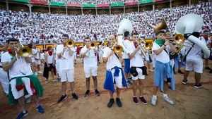 San Fermín | Las imágenes de la despedida de las peñas en la plaza de toros