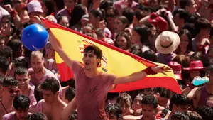El vídeo viral del cohete de Tudela: ¡Que viva España! resuena en la plaza de los Fueros