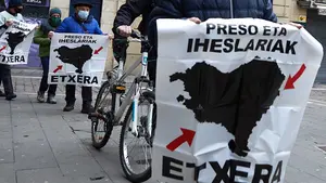 Las fiestas de Etxarri Aranaz vuelven a exaltar a ETA: "Tienen fascinación por la violencia"