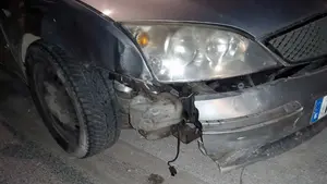 Una mujer agrede a un foral cuando era identificada por causar un accidente y darse a la fuga