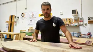 Berri Wood, el sueño de un pamplonés que decidió dejar su trabajo para dedicarse a la madera