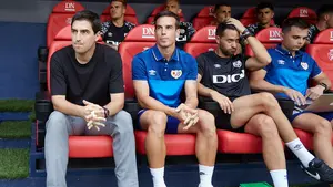 Iraola, indignado con el penalti: "Es increíble que termine en amarilla para mi jugador”