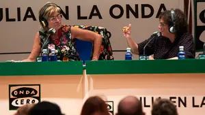 Julia Otero embelesa a su audiencia en Pamplona: las imágenes de su programa en directo