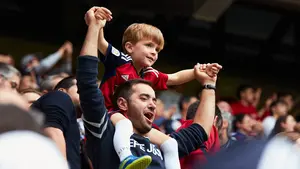 El Sadar se lo pasa en grande y da una lección de lo que sí es fútbol: encuéntrate en la grada